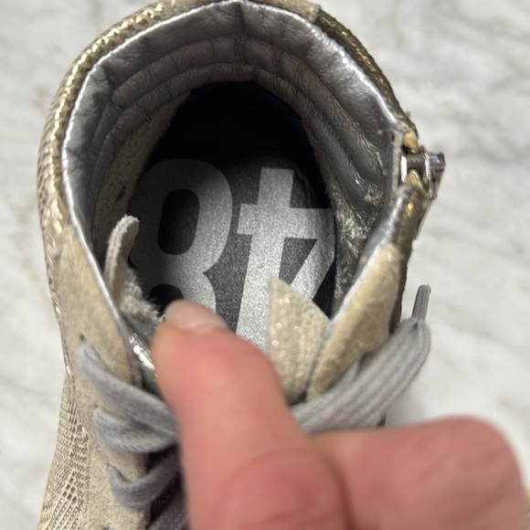 P448 Skate High Top Interior Zip Sneakers in Cream and Metallic size 37 - Picture 10 of 11